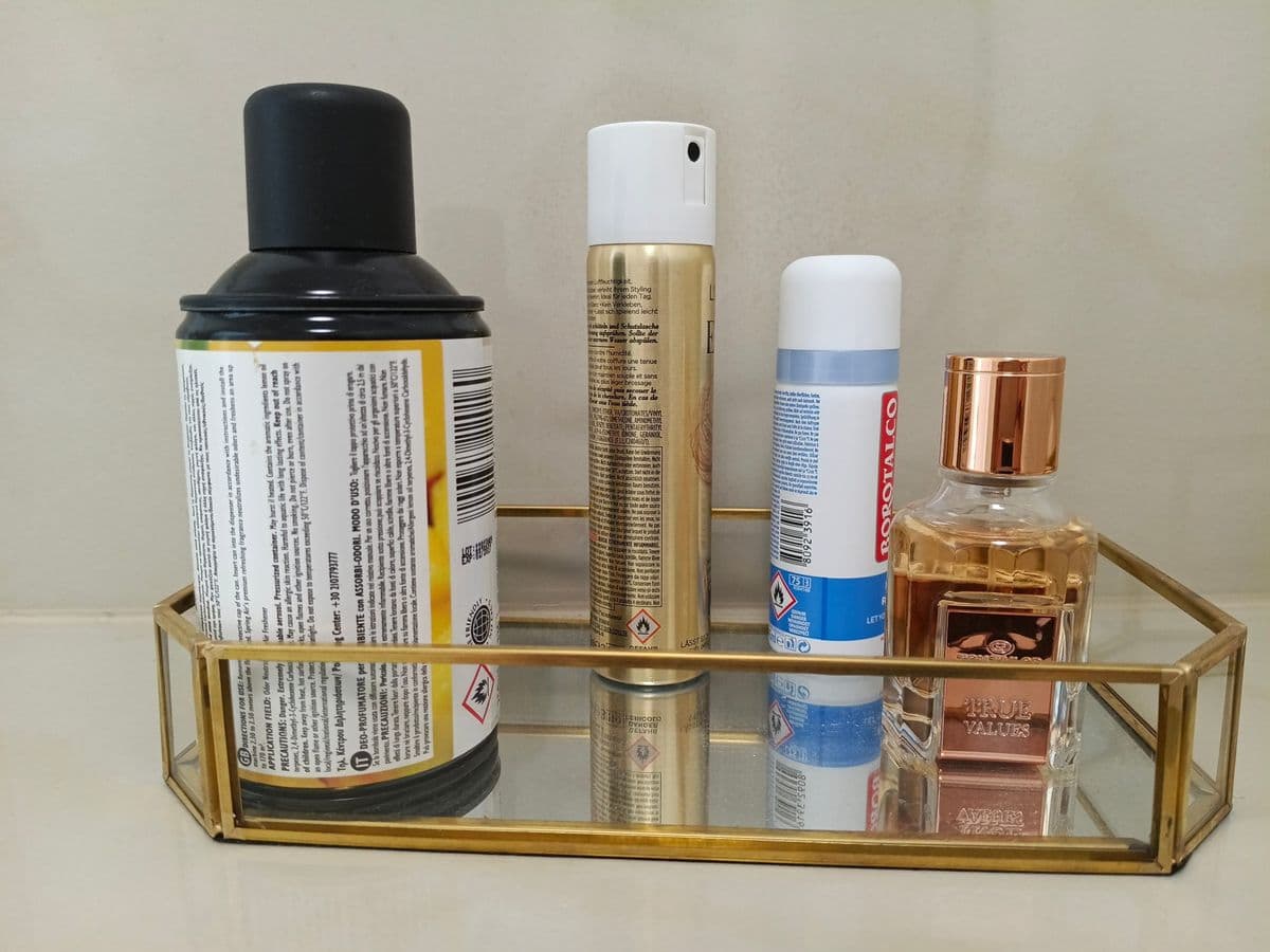 Posten 5 – 2 Stk. Deko-Tablett aus Glas inkl. Inhalt