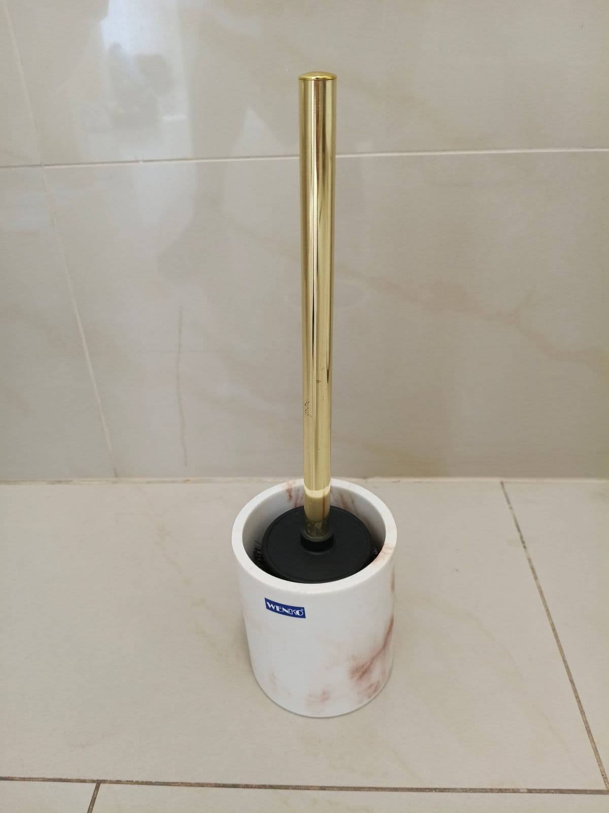 Posten 7 – 1 Stk. WC Garnitur