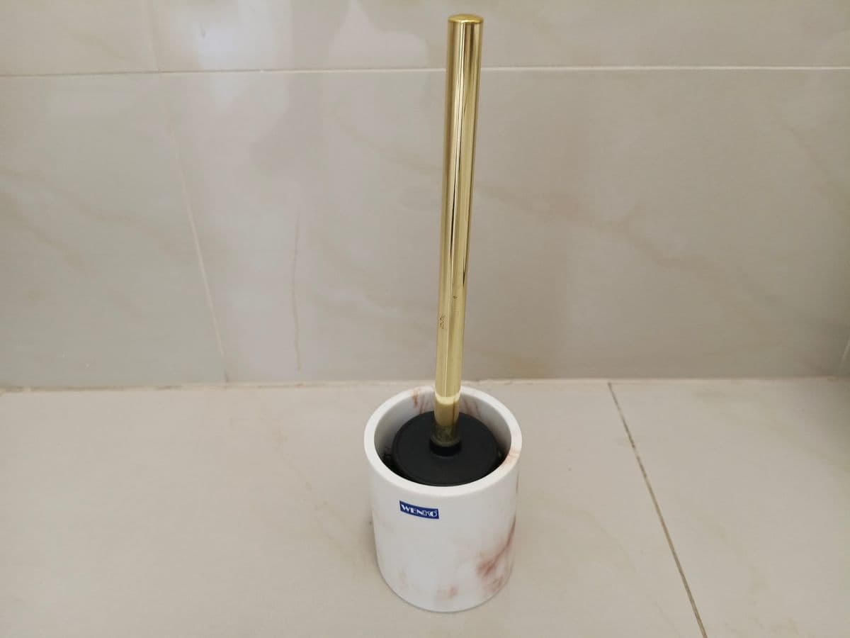 Posten 7 – 1 Stk. WC Garnitur