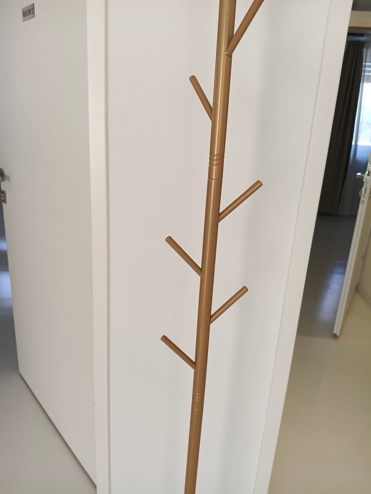 Posten 11 – 2 Stk. Kleiderständer