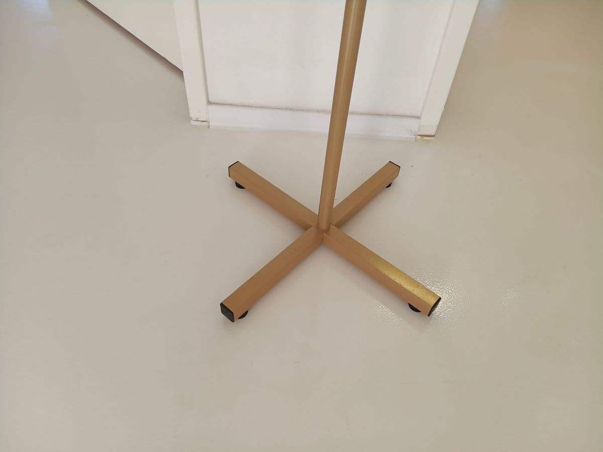 Posten 11 – 2 Stk. Kleiderständer
