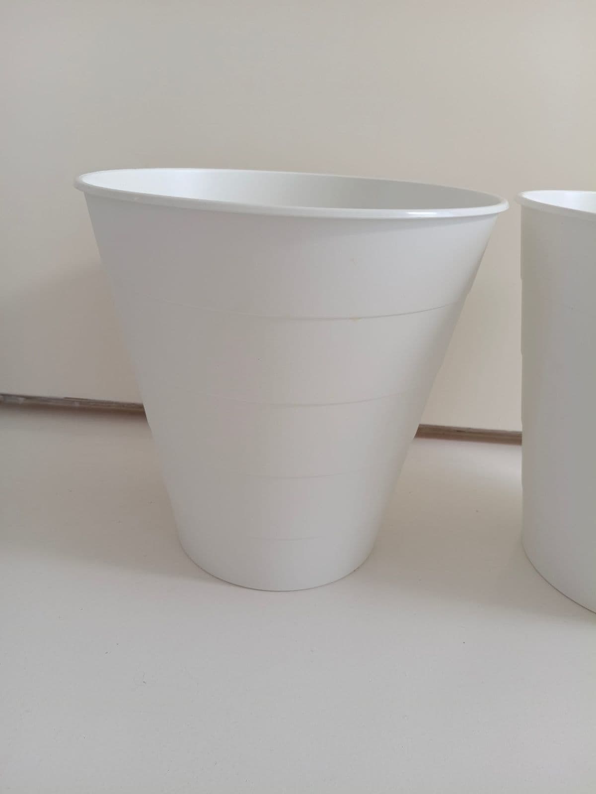 Posten 12 – 2 Stk. Mülleimer