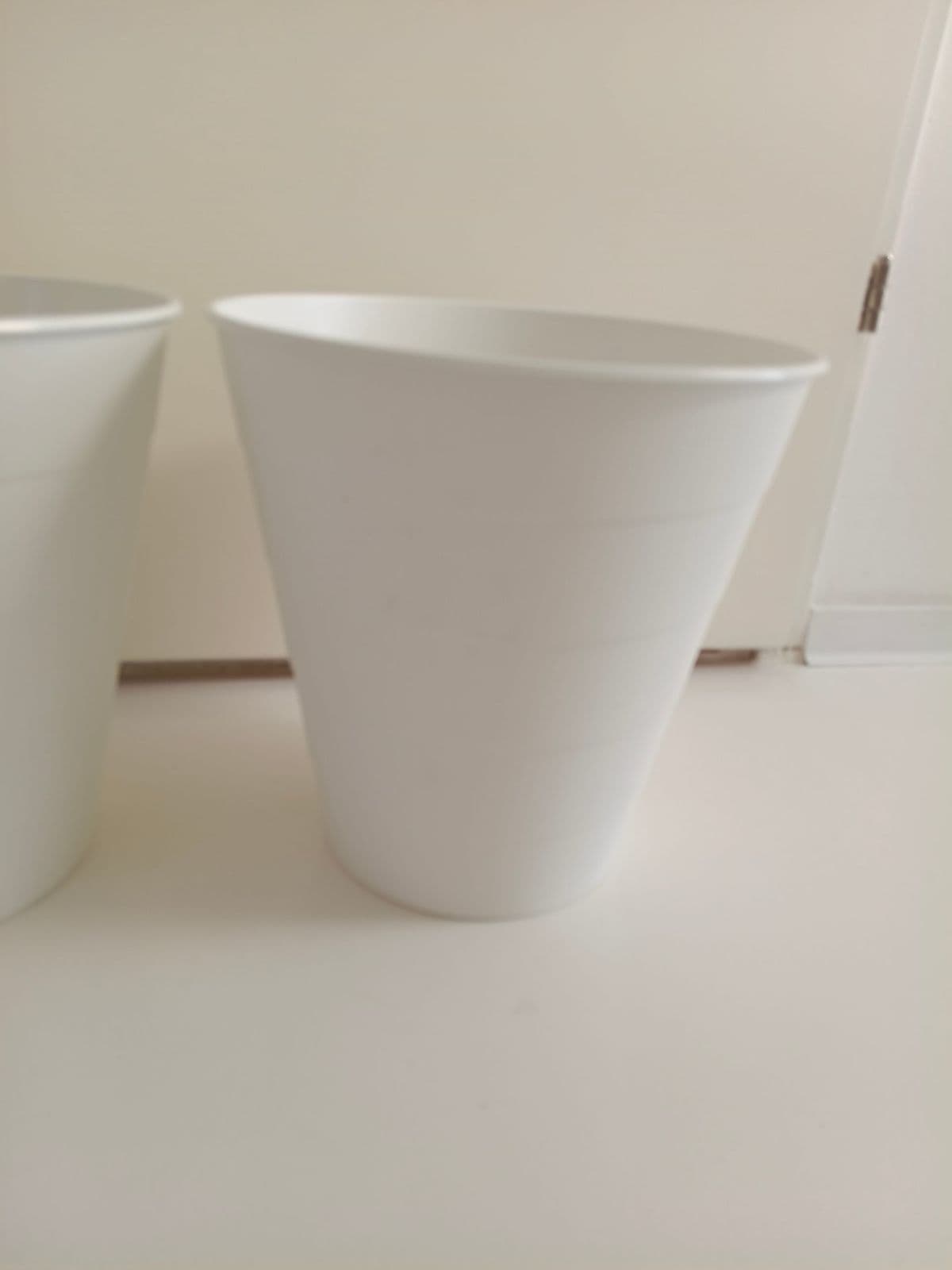 Posten 12 – 2 Stk. Mülleimer