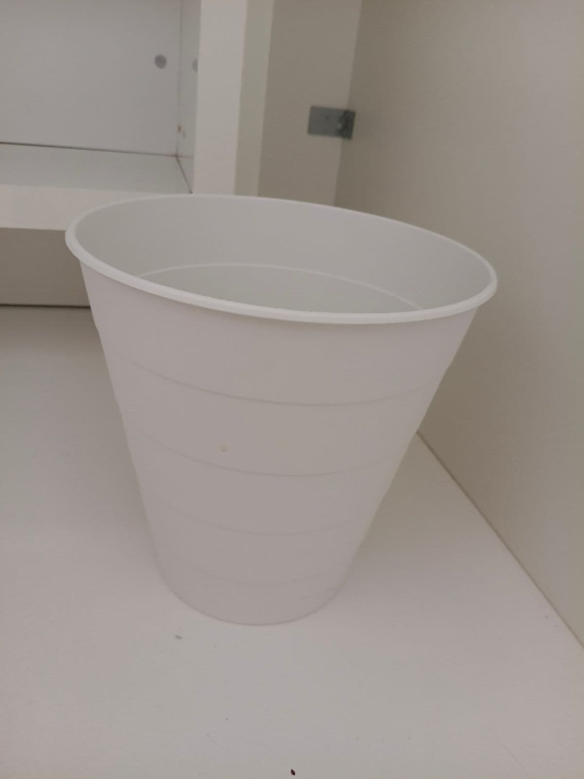 Posten 30 – 1 Stk. Mülleimer