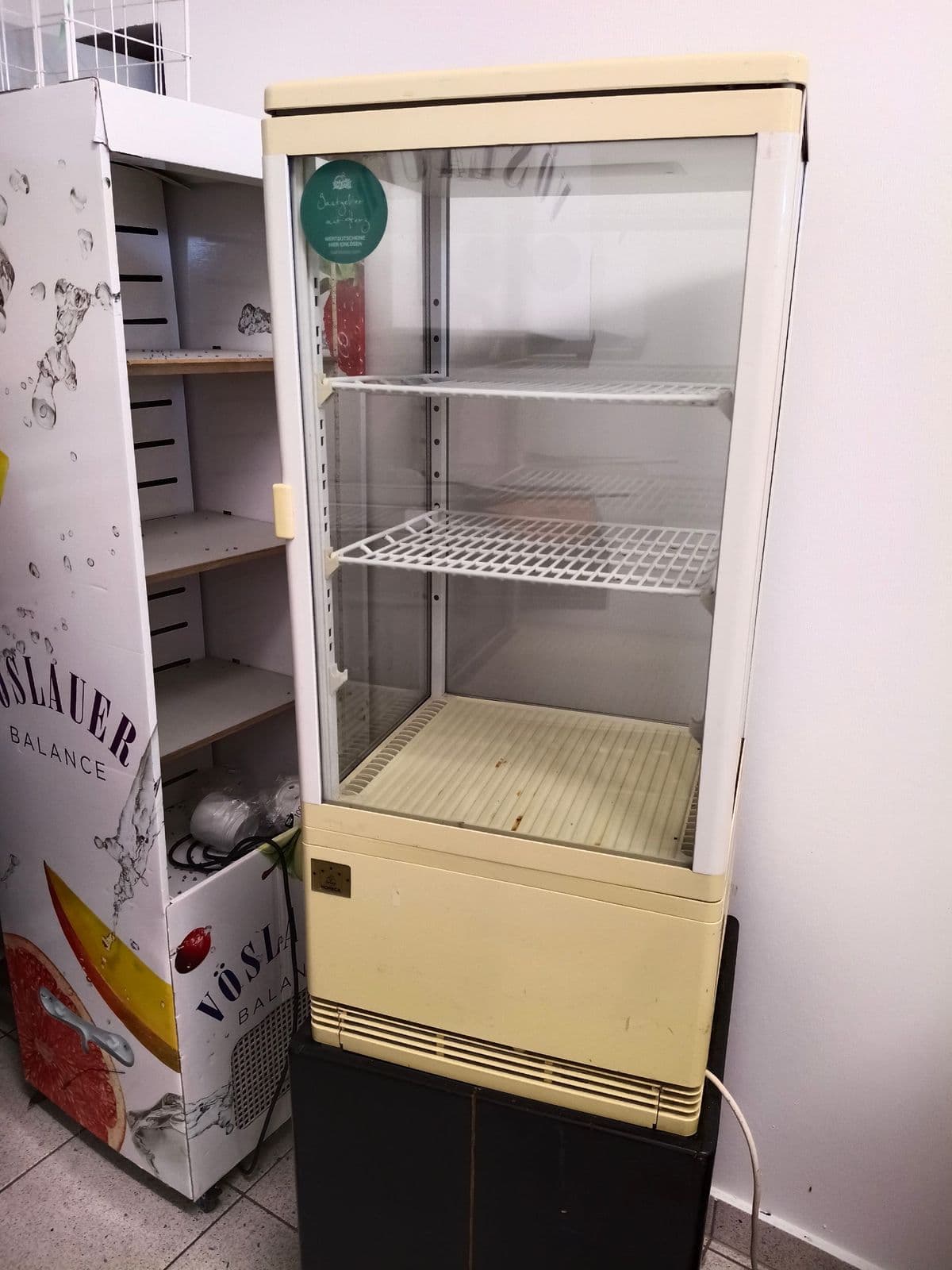 Posten 7 – Gastro-Kuchenvitrine