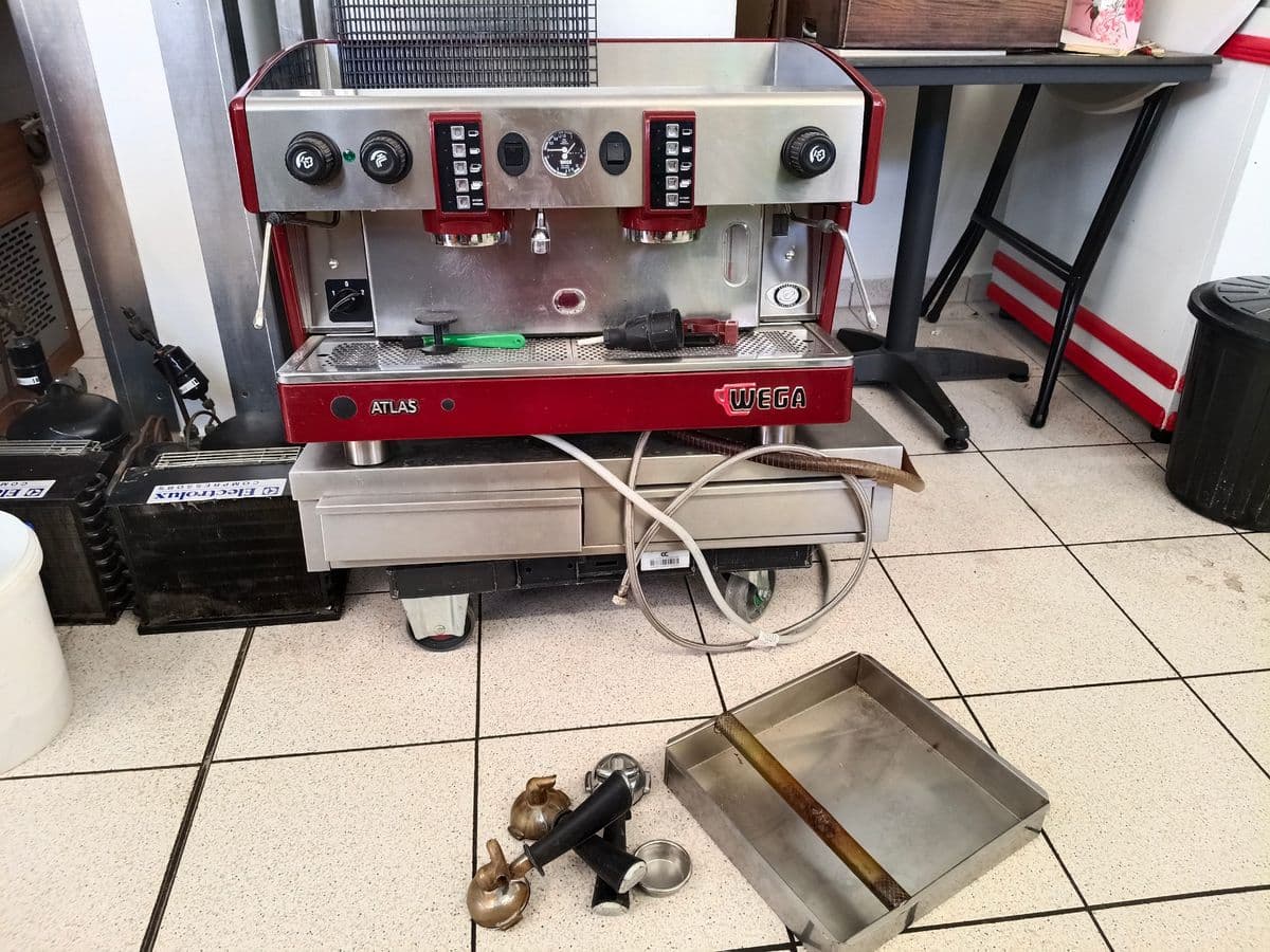 Posten 9 – Wega Atlas 2-gruppige Gastro-Espressomaschine