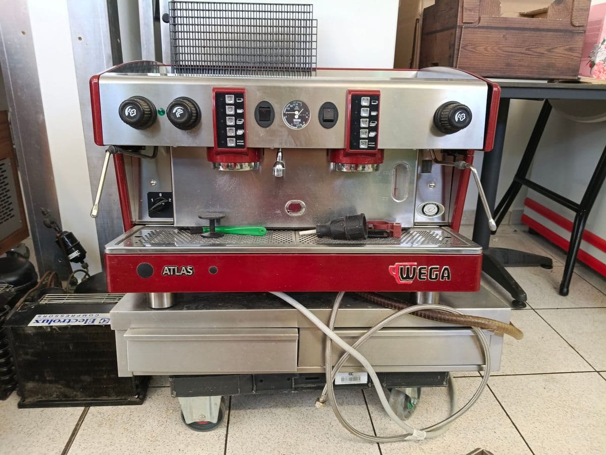 Posten 9 – Wega Atlas 2-gruppige Gastro-Espressomaschine