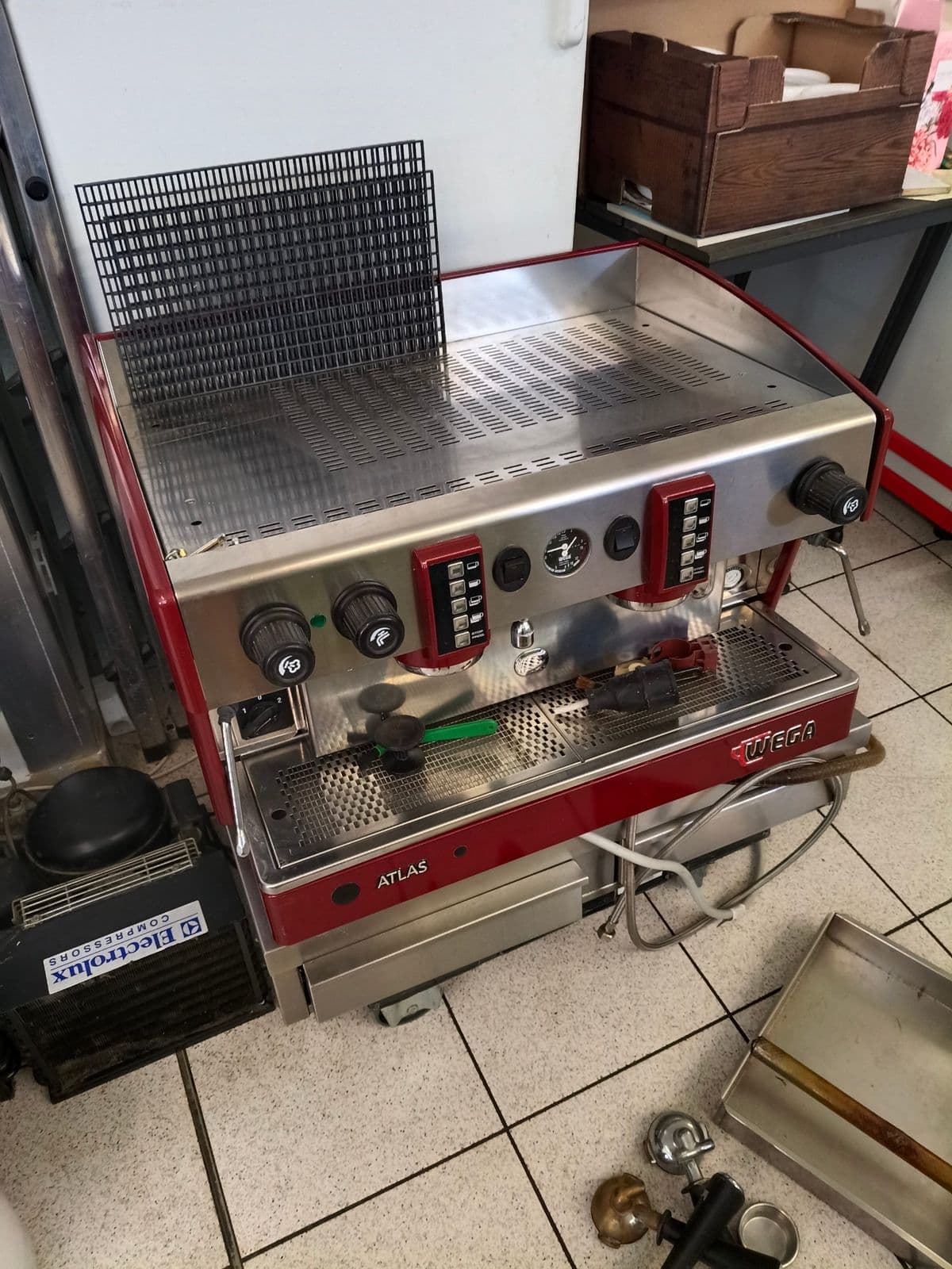Posten 9 – Wega Atlas 2-gruppige Gastro-Espressomaschine