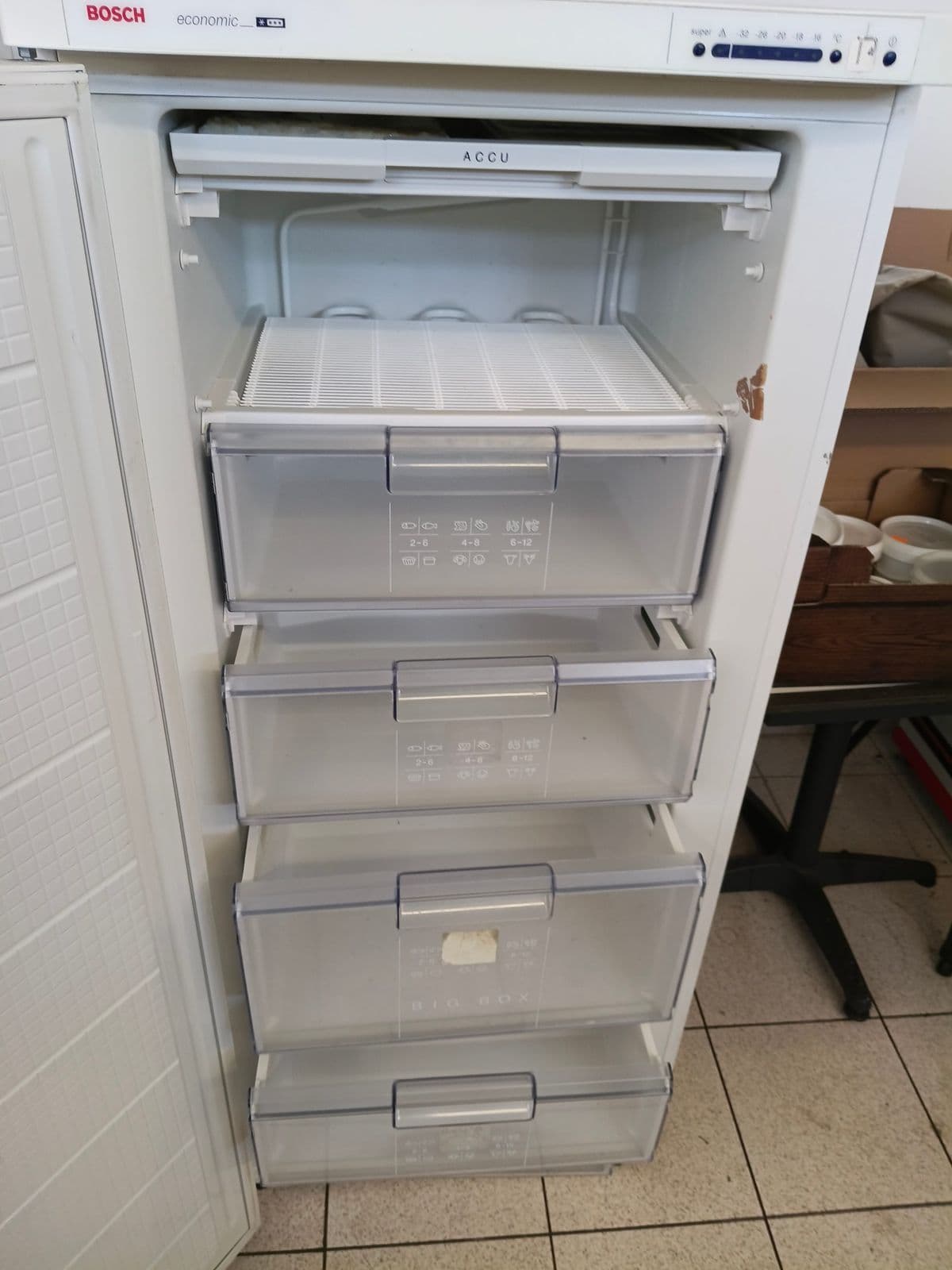 Posten 10 – Bosch Stand-Gefrierschrank