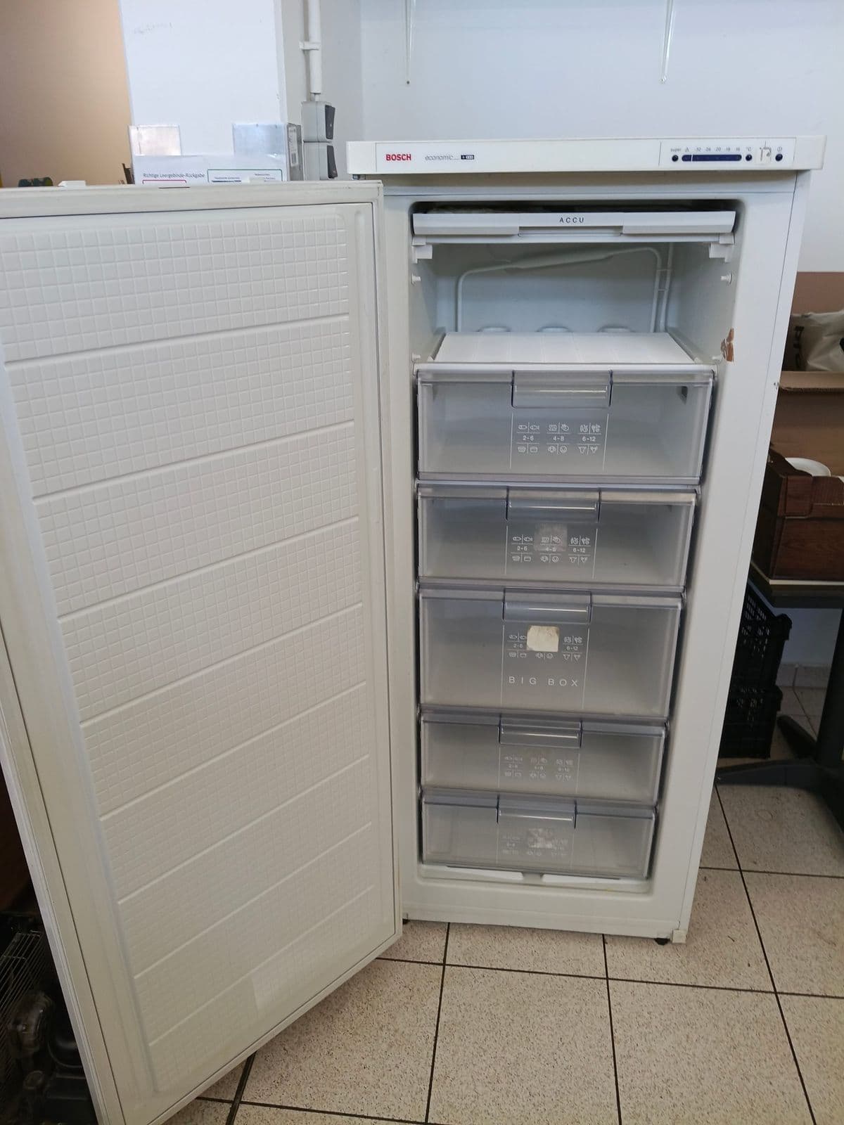 Posten 10 – Bosch Stand-Gefrierschrank