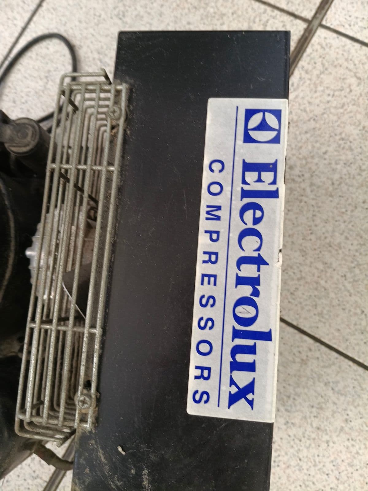 Posten 11 – 1 Stk. Electrolux Kälteaggregat / Kühlkompressor