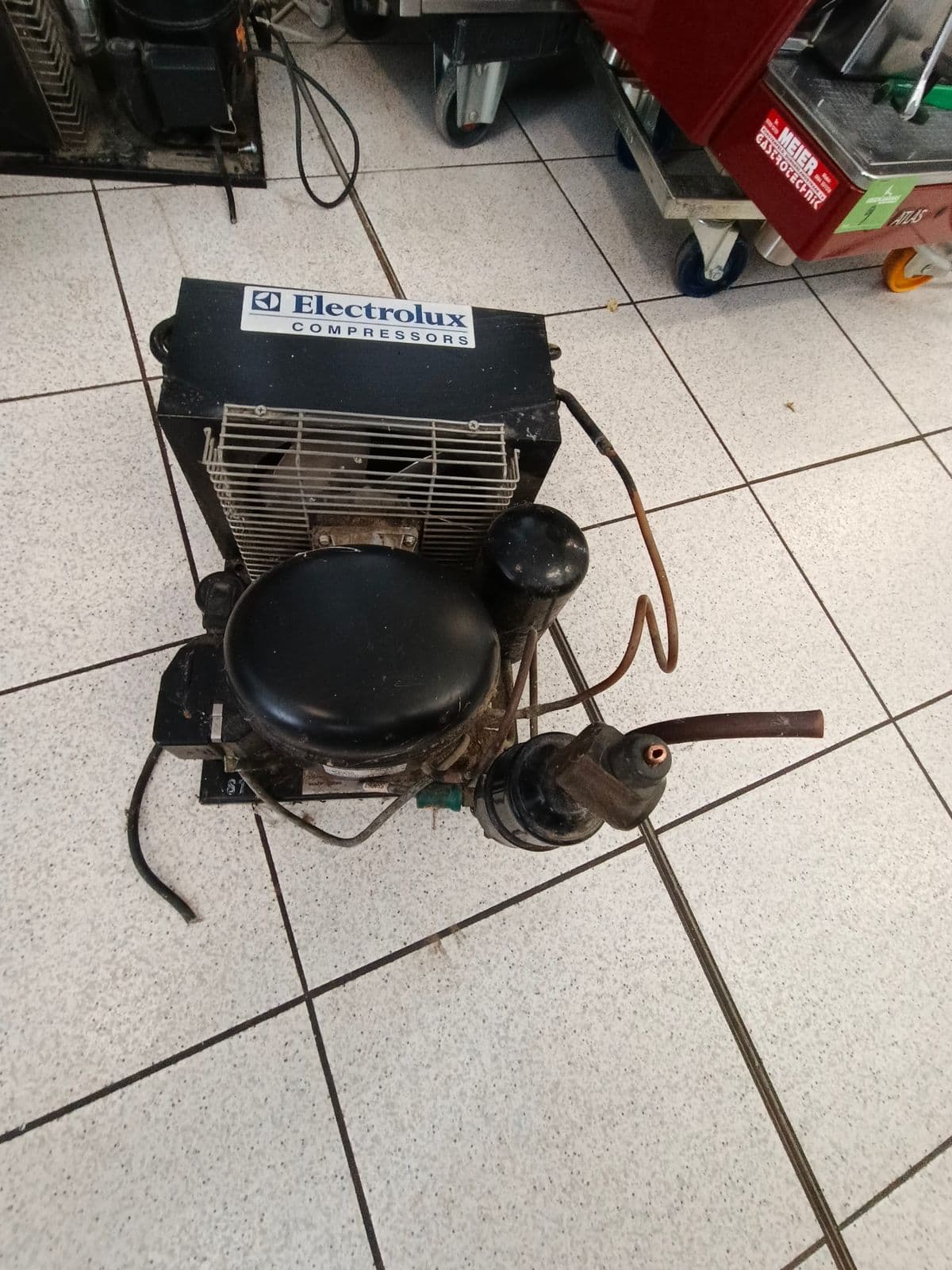 Posten 12 – 1 Stk. Electrolux Kälteaggregat / Kühlkompressor