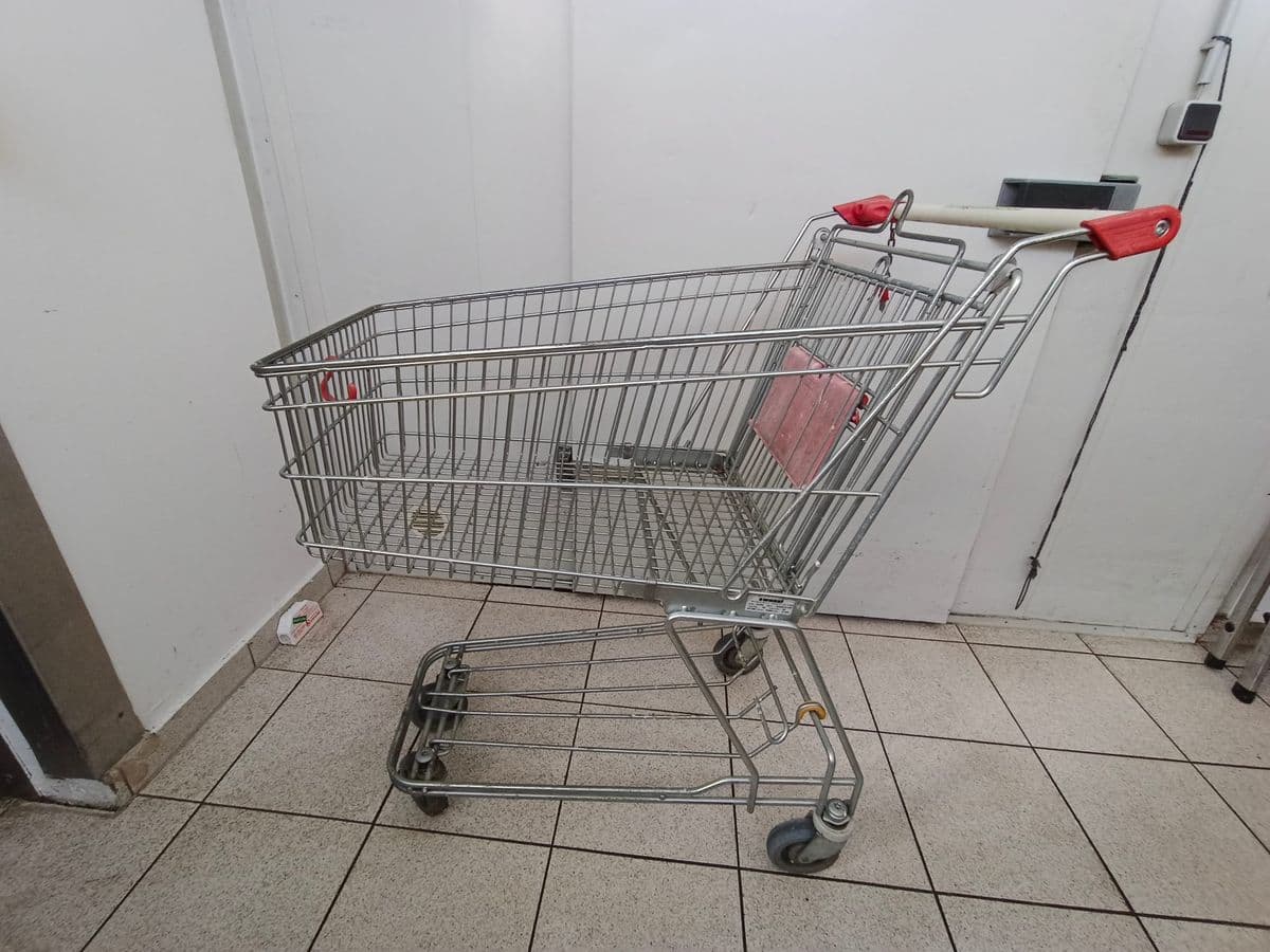 Posten 14 – 5 Stk. Einkaufwagen
