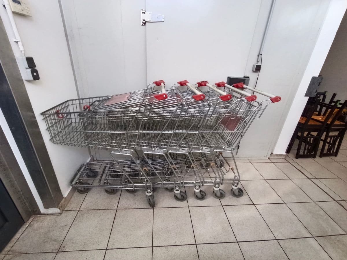 Posten 13 – 5 Stk. Einkaufwagen