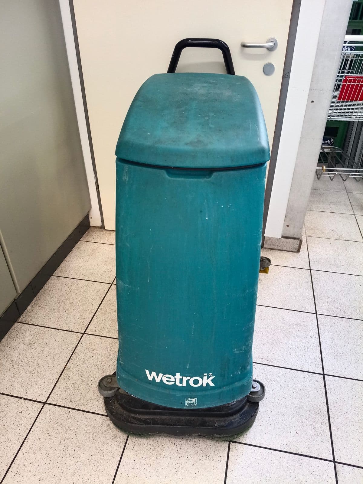 Posten 18 – Bodenreinigungsmaschine Wetrok Duomatic S43 B