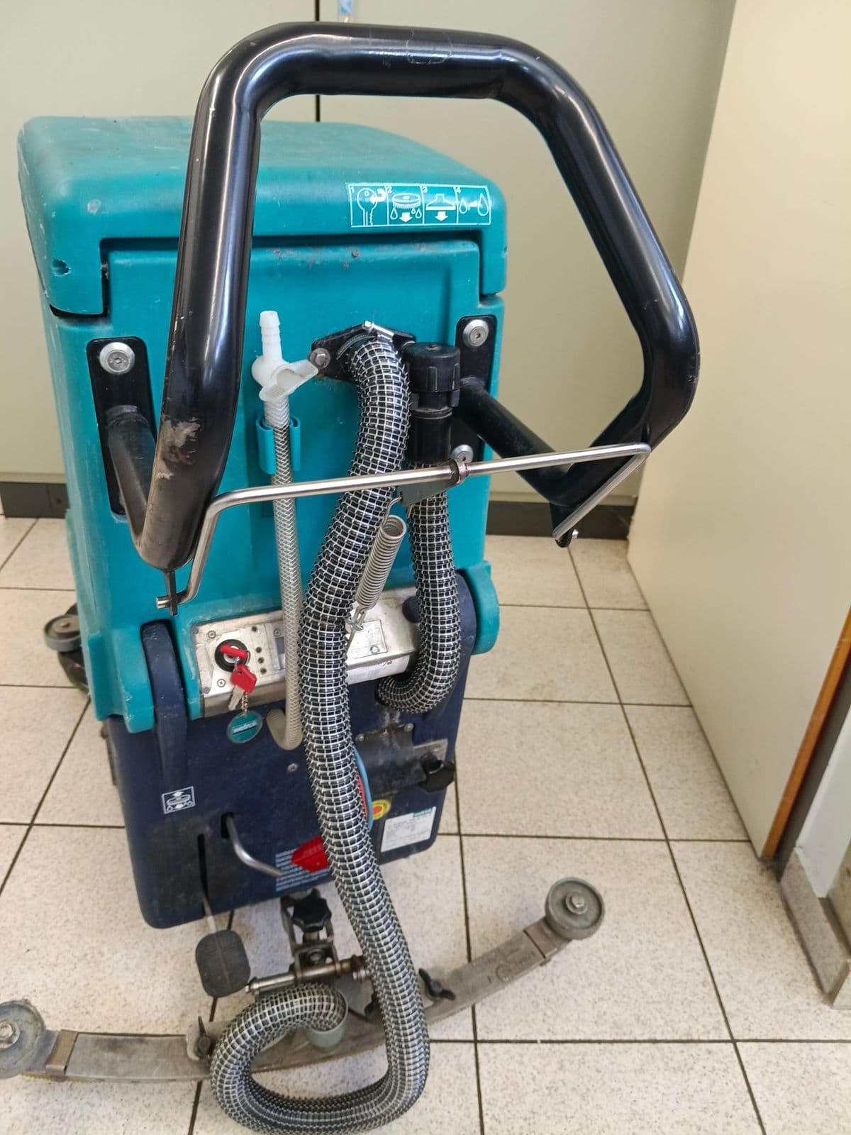 Posten 18 – Bodenreinigungsmaschine Wetrok Duomatic S43 B