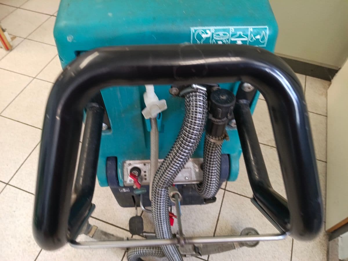 Posten 18 – Bodenreinigungsmaschine Wetrok Duomatic S43 B