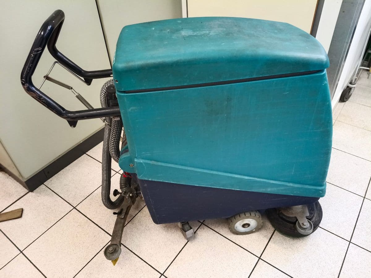 Posten 18 – Bodenreinigungsmaschine Wetrok Duomatic S43 B