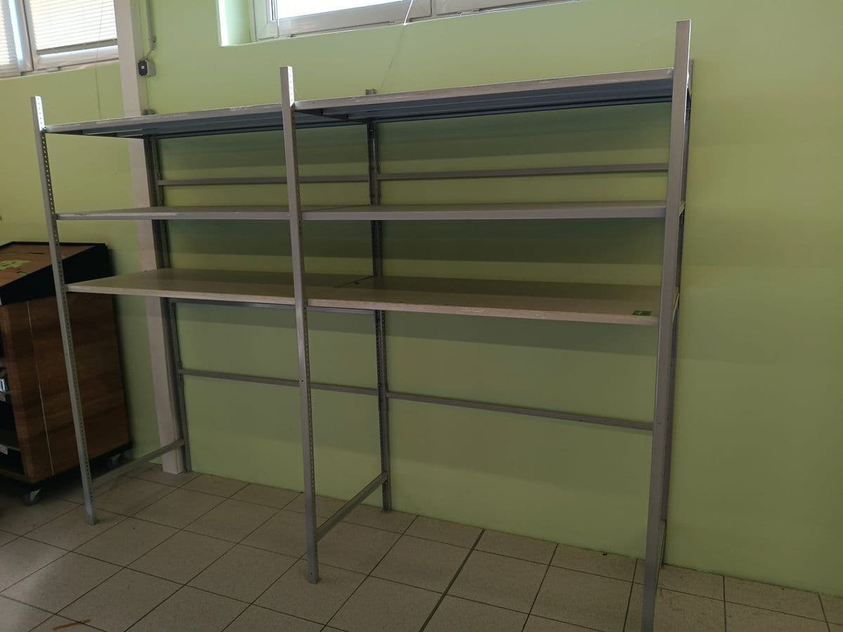 Posten 22 – 1 Stk. Wand-/Freistandregal