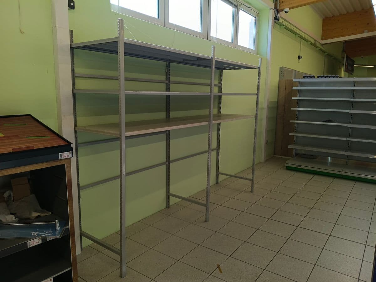Posten 22 – 1 Stk. Wand-/Freistandregal