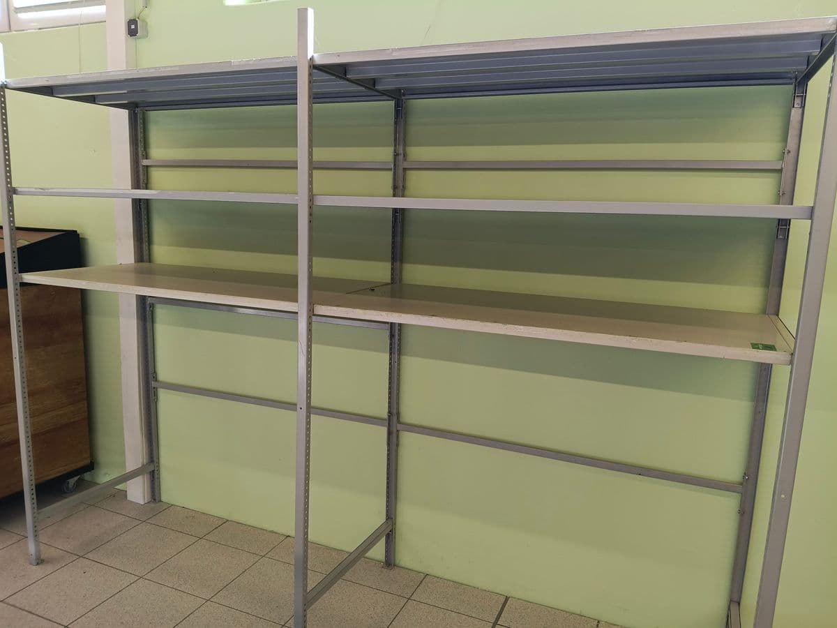 Posten 22 – 1 Stk. Wand-/Freistandregal