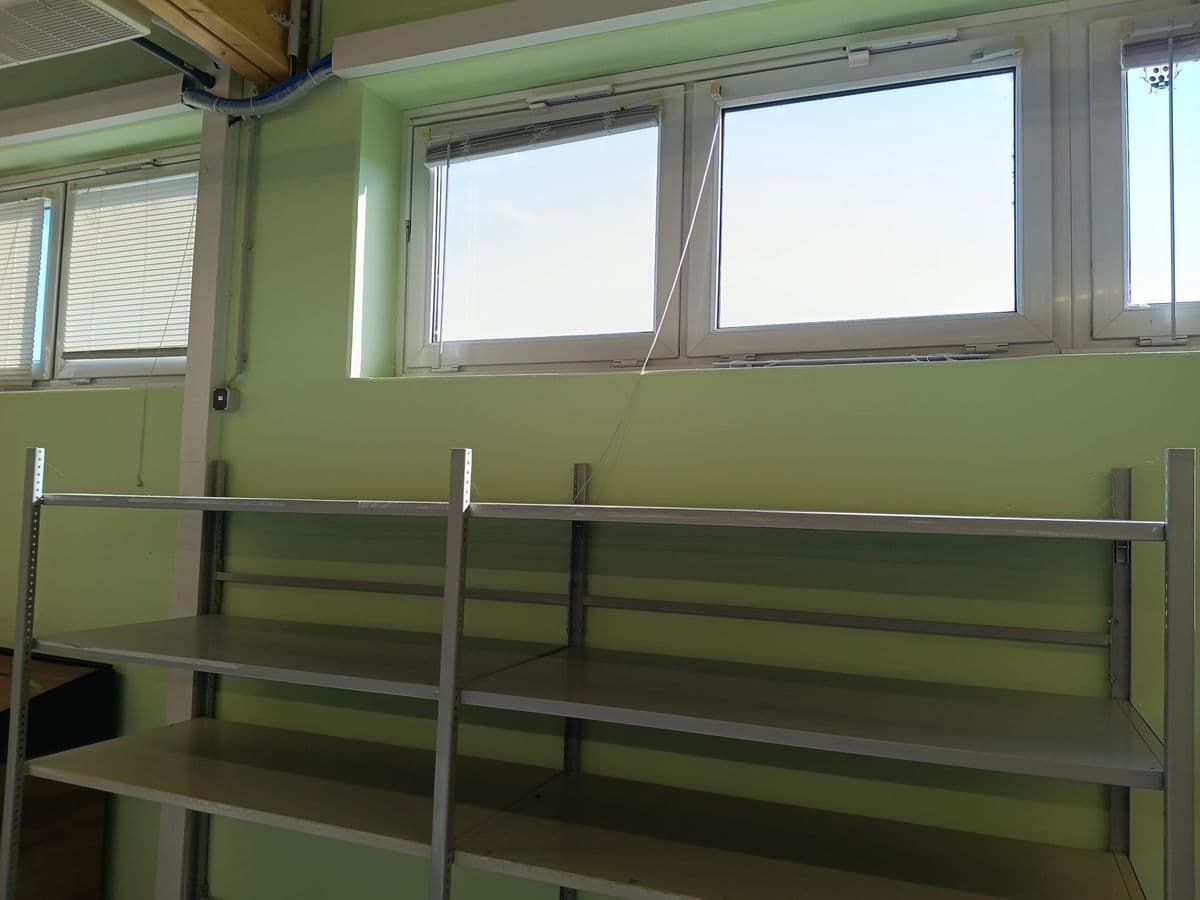 Posten 22 – 1 Stk. Wand-/Freistandregal