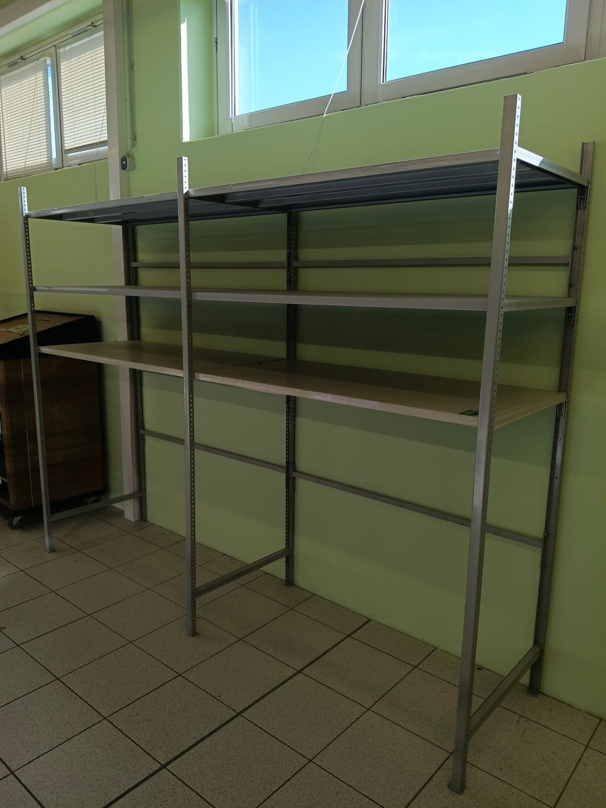 Posten 22 – 1 Stk. Wand-/Freistandregal