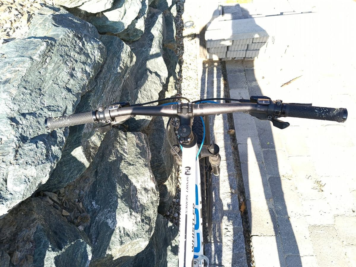 ​Mountainbike FOCUS WHISTLER (ca. 26 Zoll) - Weiß/Blau – Bild 4