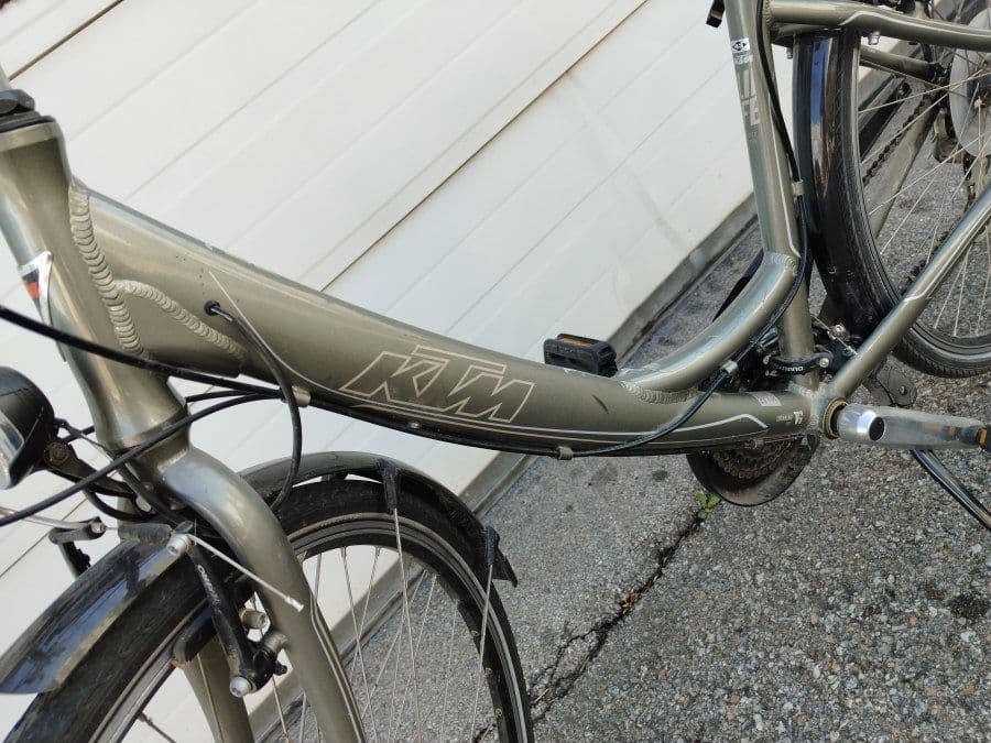 Stilvolles KTM Damenfahrrad mit tiefem Einstieg und Nabenschaltung