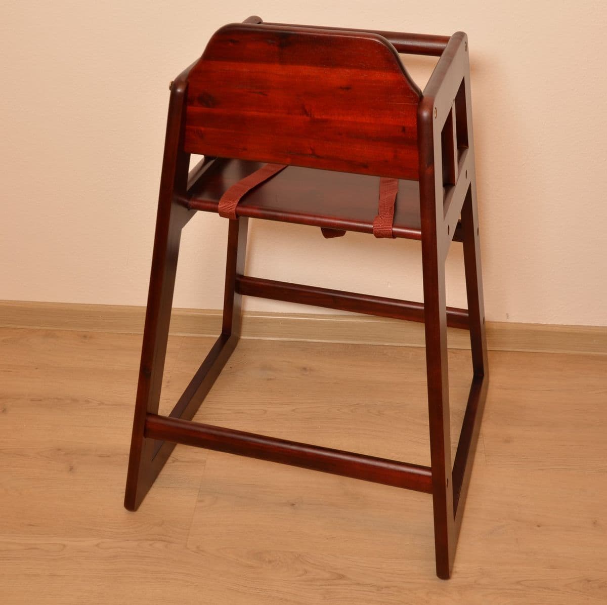 Klassischer Kinderhochstuhl aus Holz – Bild 2
