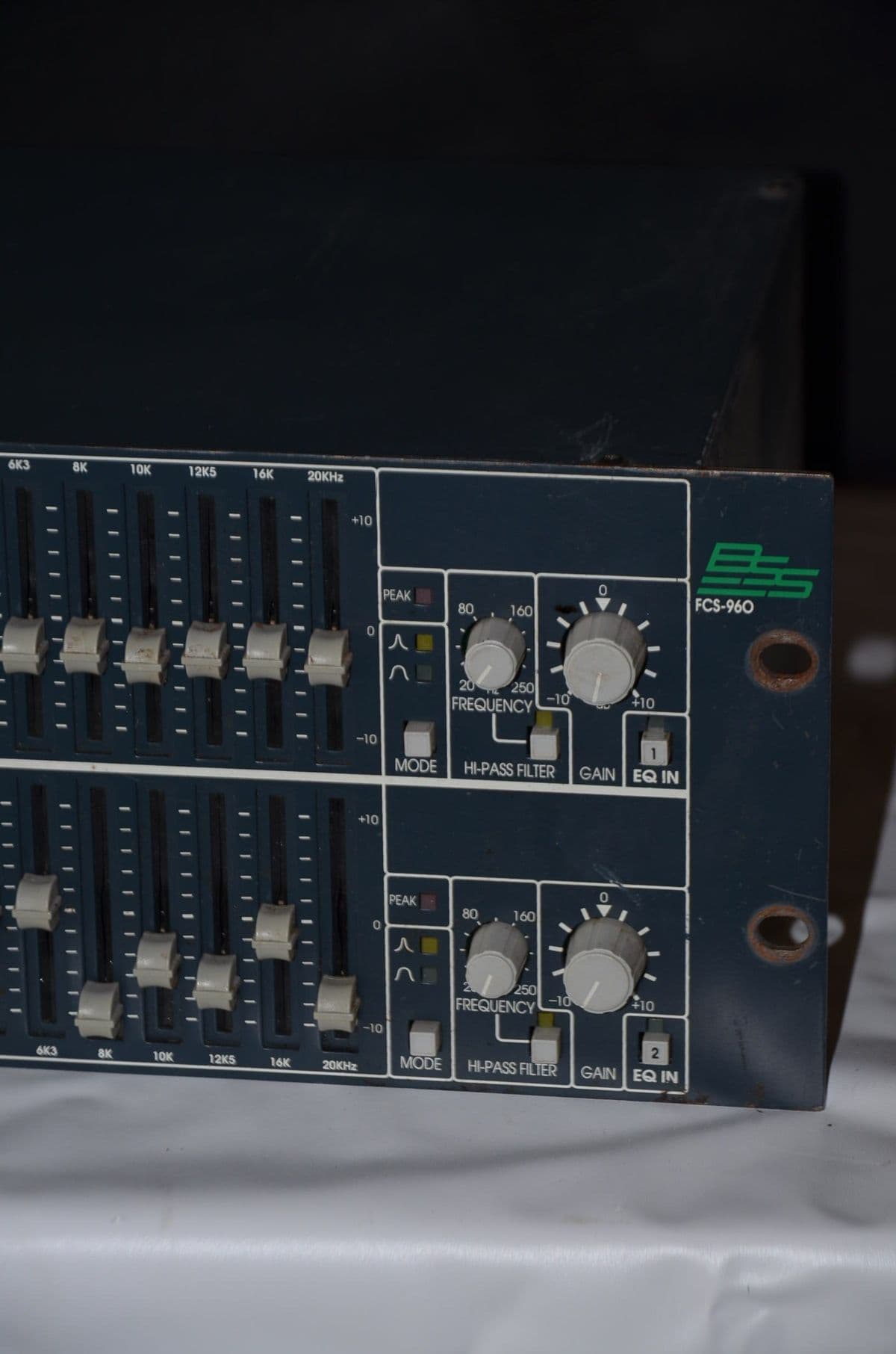 BSS FCS-960 Dual Mode Graphic Equalizer (3 HE / 19 Zoll) – Bild 2
