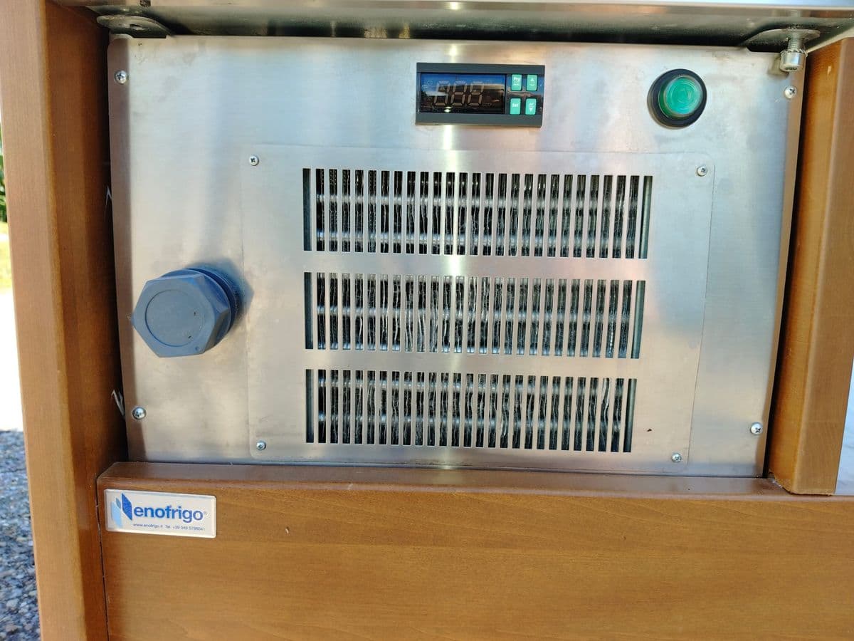 Enofrigo Profi-Kühlbuffet / Salatbar – Fahrbare Buffet-Insel mit Hustenschutz – Bild 8