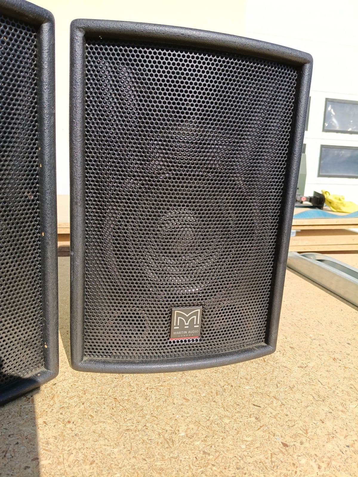 2 Stk. Martin Audio London EM Series Kompakt-Lautsprecher (inkl. Wandhalterungen) – Bild 3