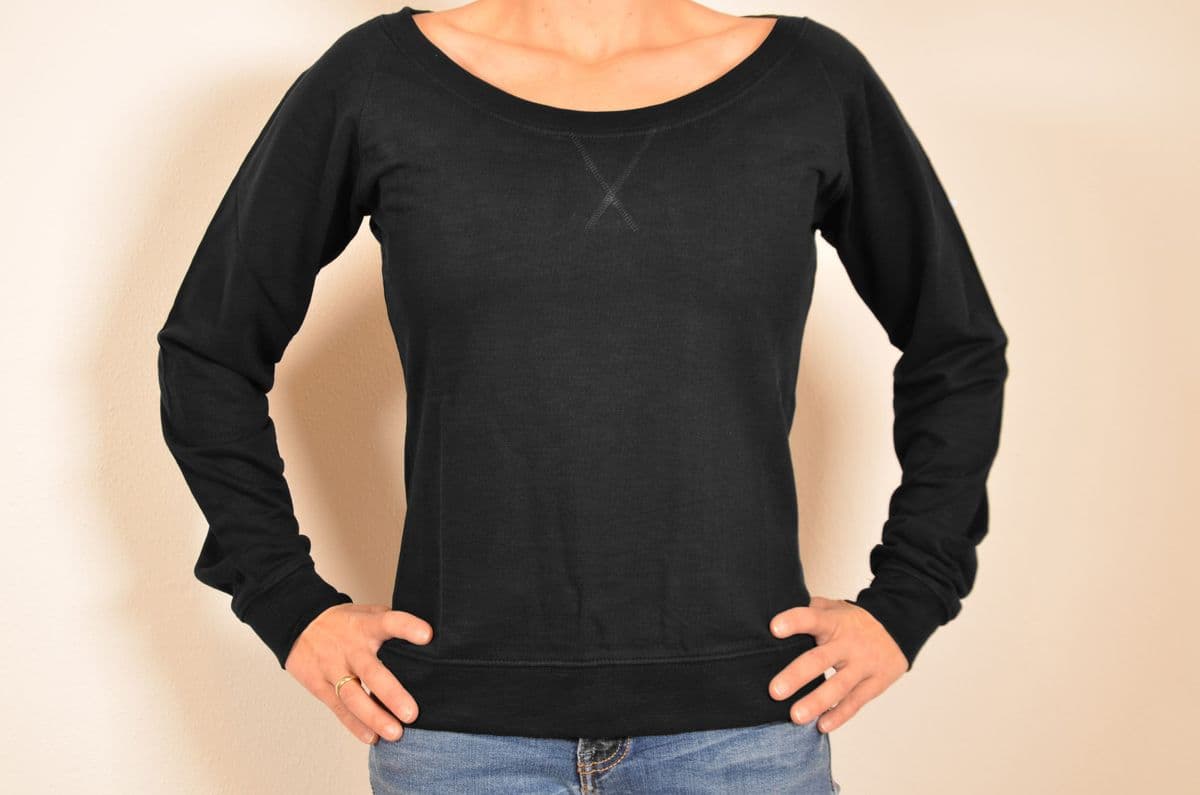 Klassisches Damen-Sweatshirt / Longsleeve in Schwarz – Bild 5