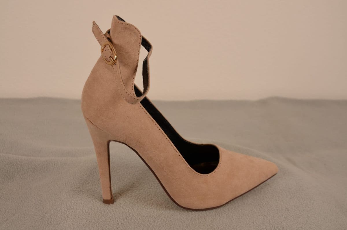 Elegante Damen-Pumps mit Fesselriemchen in Nude / Hellbeige