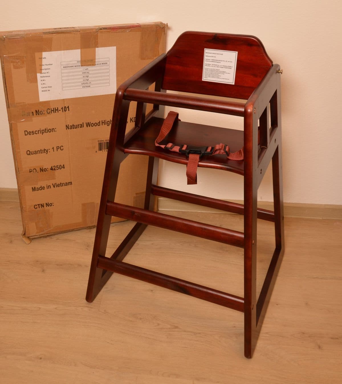 Klassischer Kinderhochstuhl aus Holz – Bild 4