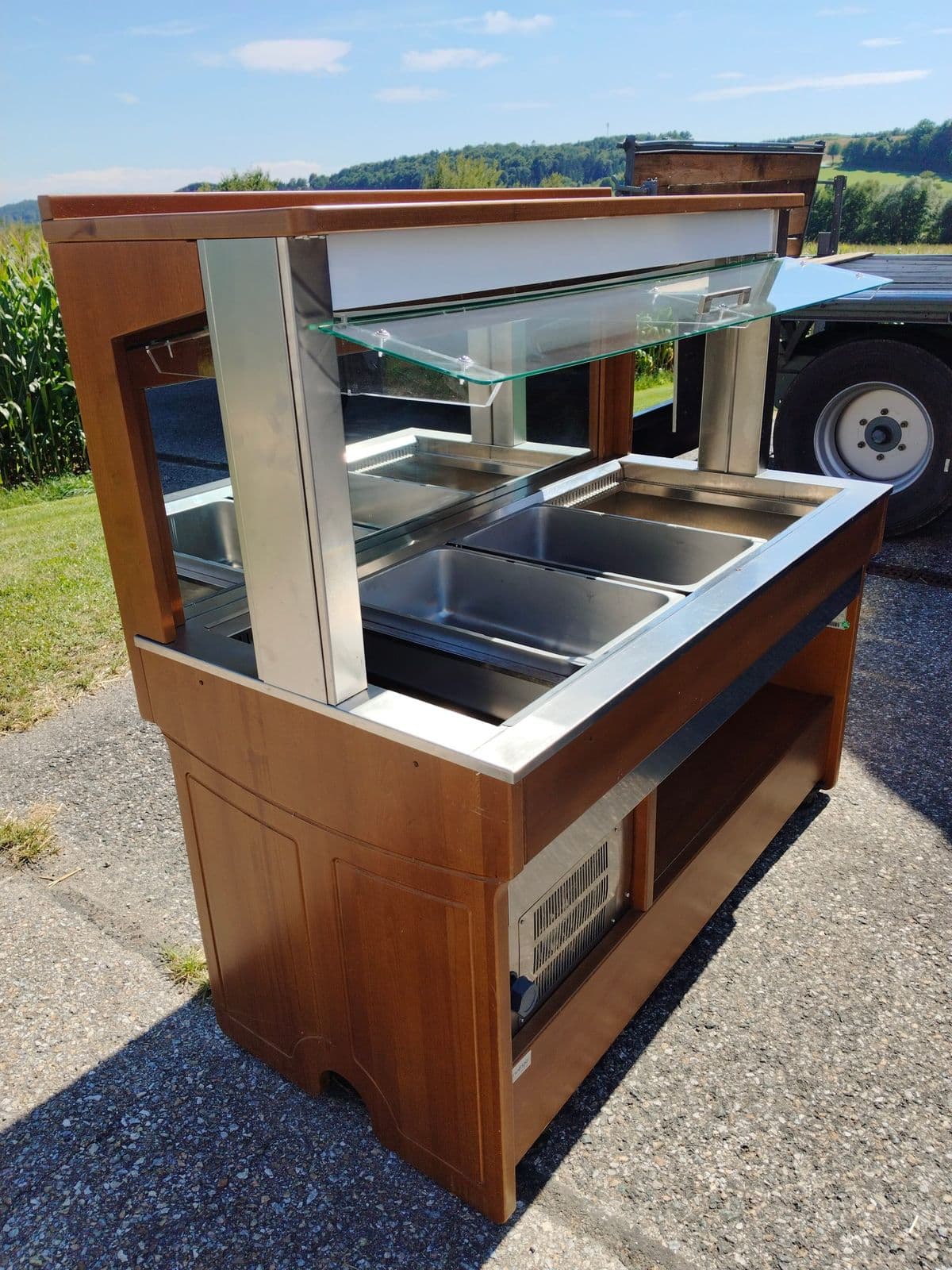 Enofrigo Profi-Kühlbuffet / Salatbar – Fahrbare Buffet-Insel mit Hustenschutz – Bild 4