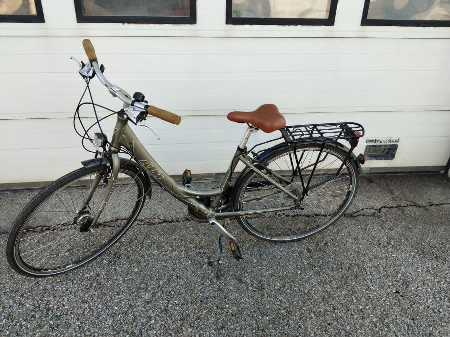 Stilvolles KTM Damenfahrrad mit tiefem Einstieg und Nabenschaltung – Bild 10
