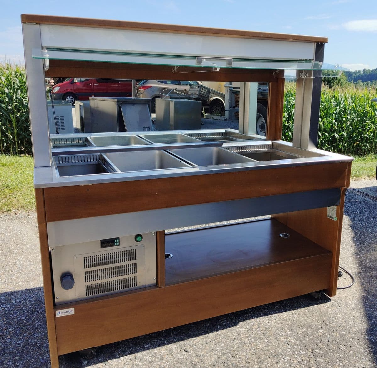 Enofrigo Profi-Kühlbuffet / Salatbar – Fahrbare Buffet-Insel mit Hustenschutz